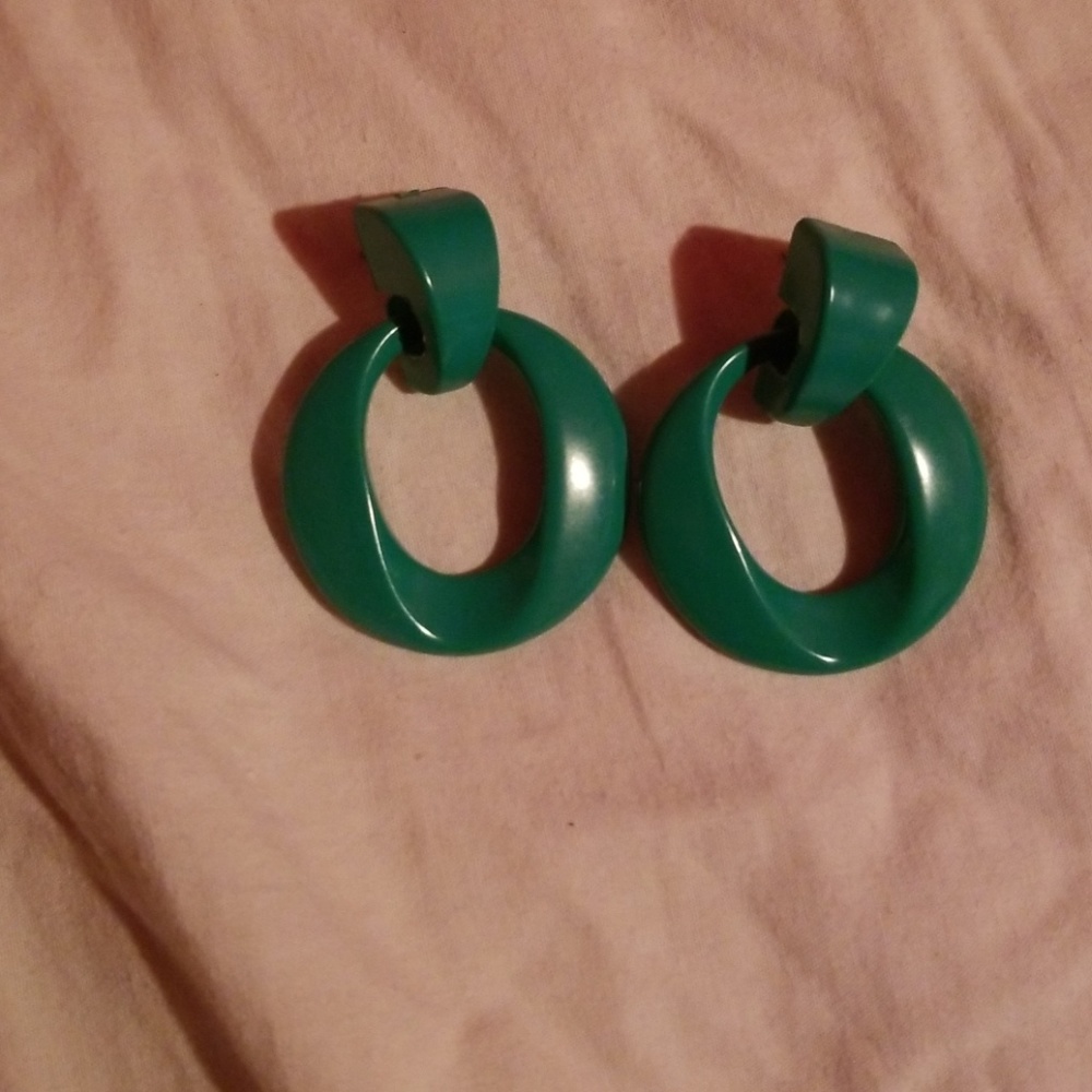 Bundle earrings with the necklace